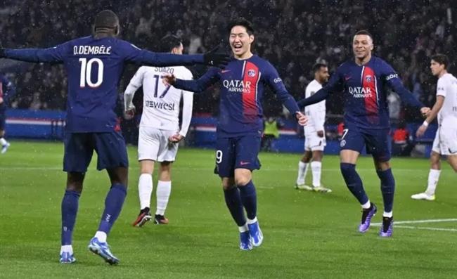 باريس سان جيرمان يتوج بكأس السوبر الفرنسي بالفوز على تولوز بهدفين نظيفين