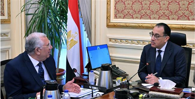 رئيس الوزراء يتابع مع وزير الزراعة عددا من ملفات عمل الوزارة