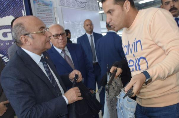 وزير العدل ومحافظ بورسعيد يتفقدان عددا من المصانع جنوب بورسعيد