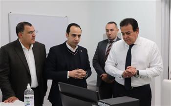 وزير الصحة يتفقد مجمع السويس الطبي ويشيد بمستوى الخدمة الطبية المقدمة لمنتفعي التأمين الصحي الشامل 