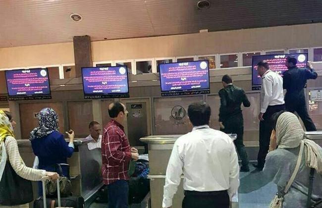 اختراق شاشات صالات الوصول والسفر بمطار بيروت وعرض رسالة تطالب بعدم الحرب