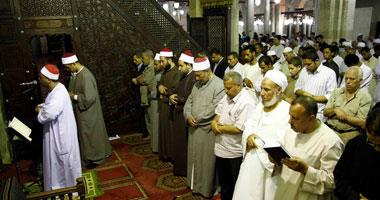 احذر.. خطأ شائع عند إدراك الإمام في الصلاة يبطلها