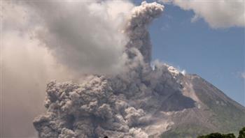   ثوران بركان جبل مارابي غرب إندونيسيا