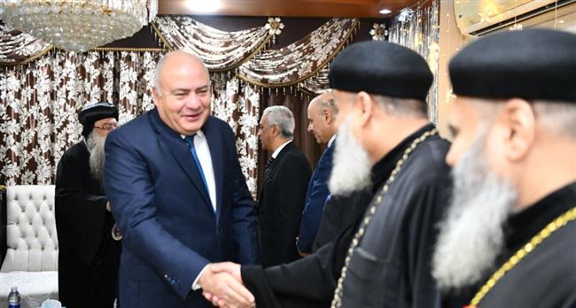 محافظ قنا يهنئ أقباط دشنا بمناسبة عيد الميلاد المجيد 