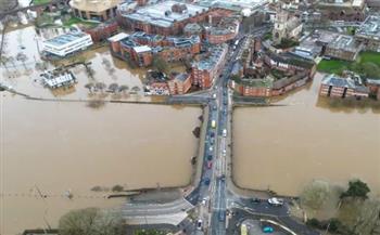  إصدار 300 تحذير من الفيضانات في بريطانيا 