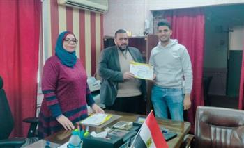 وزارة العمل: تسليم شهادات ختام التدريب المهني لخريجى 3 برامج تدريبية من شباب المنيا 