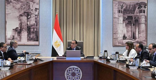 مدبولي يستعرض مع رئيس هيئة الدواء عددا من ملفات العمل 