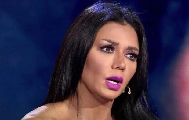 رانيا يوسف تشعل السوشيال ميديا بفستان أحمر 