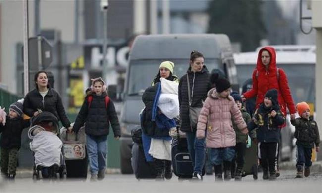 بولندا تستقبل 26 ألفًا و900 لاجئ من أوكرانيا