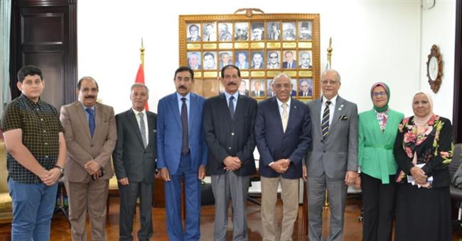 نائب رئيس جامعة الإسكندرية يستقبل وزير التعليم العالي العراقي الأسبق 