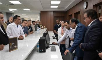   رئيس الوزراء يتفقد مجمع الأقصر الطبي الدولي.. ويشيد بجودة الخدمات المقدمة
