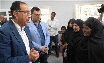   رئيس الوزراء يتفقد مجمع الخدمات الحكومية بقرية الشغب بإسنا