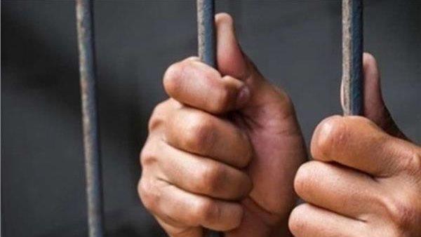 حبس عاطل وراء سرقة 6 مواتير مياه من داخل العقارات السكنية بالسلام 