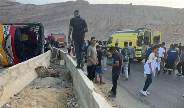 وزير التعليم العالي و"الشناوي" يتابعان حادث انقلاب أتوبيس جامعة الجلالة