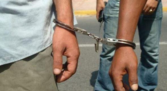 ضبط المتهمين برش رزاز من رادع شخصى على طلاب