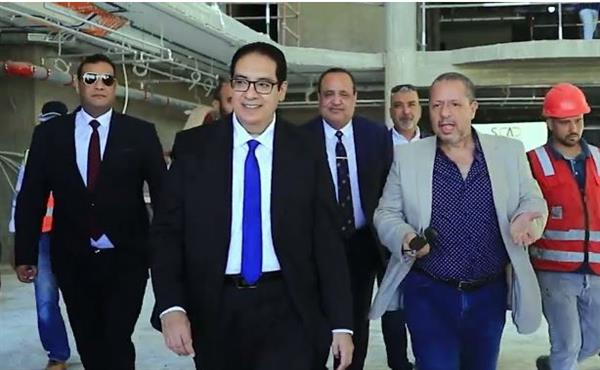 رئيس جامعة القاهرة يتابع تنفيذ الأعمال بالمجمع الطبي للأطفال