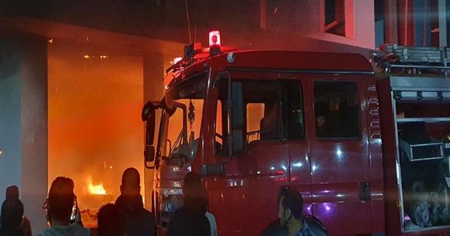 اندلاع حريق بمطعم شهير في شارع فيصل