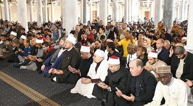 فعل محظور أثناء صلاة الجمعة في المساجد