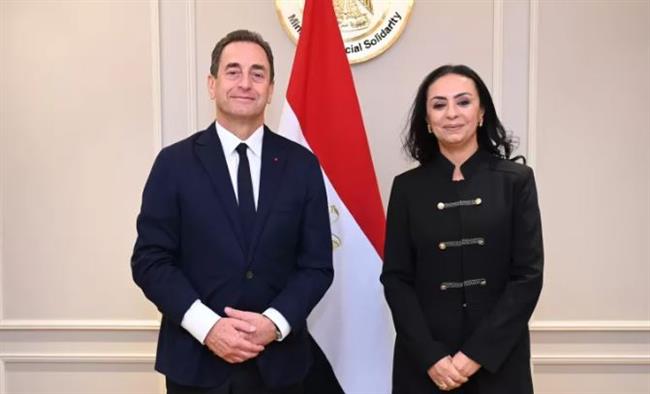 وزيرة التضامن الاجتماعي تلتقي السفير الفرنسي بالقاهرة