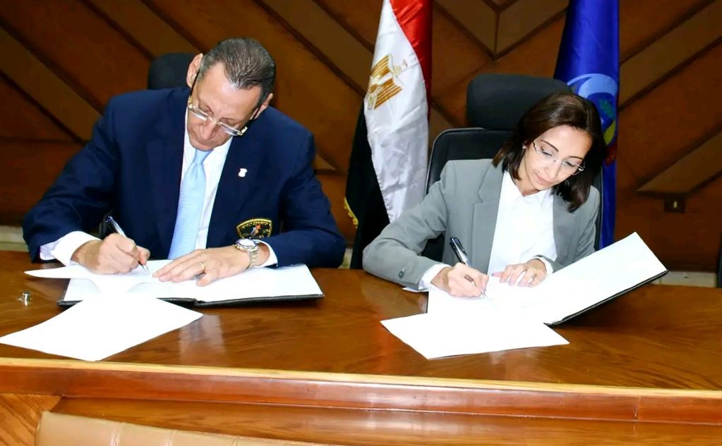 "عازر" ومحافظ الروتاري يوقعان بروتوكول تعاون