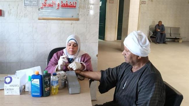 ضمن " بداية".. الكشف على 1276 حالة بالمجان خلال قافلة طبية بالمنيا 