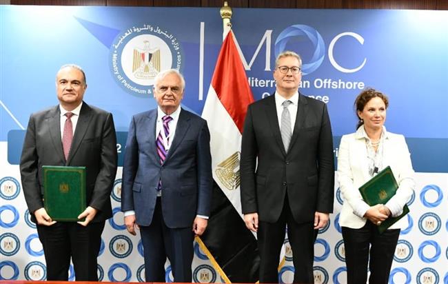 لتعزيز التعاون البترولي.. توقيع 4 مذكرات تفاهم واتفاقيات مع شركات عالمية