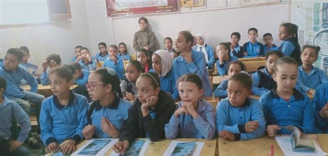  محافظ المنيا يعلن تنظيم ندوات وعروض فنية بالمدارس لتعزيز الثقافة الأثرية
