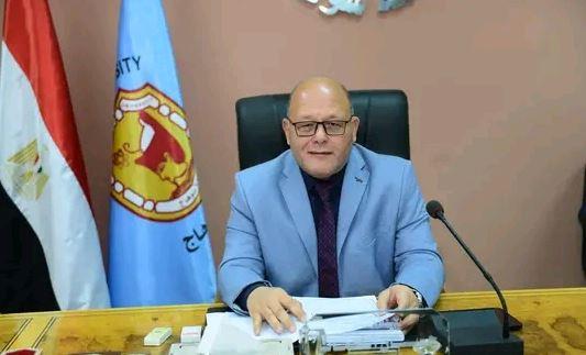 رئيس جامعة سوهاج يشارك بالاجتماع الأول للمجلس الأعلي للجامعات الأهلية