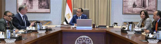 رئيس الوزراء يتابع مع وزير البترول عدداً من ملفات العمل