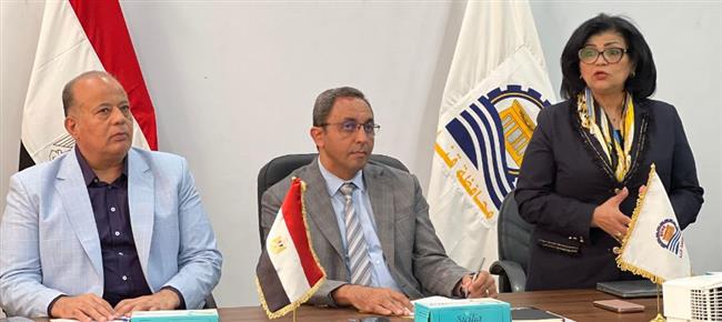 محافظ قنا يشارك في فاعليات برنامج المائدة المستديرة للدراسة المكتبية 