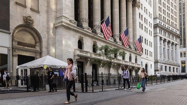 الأسهم الأمريكية تتراجع بعد أطول سلسلة ارتفاعات أسبوعية 