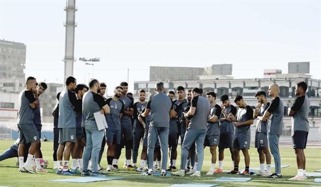 تفاصيل جلسة جوميز مع لاعبي الزمالك قبل نهائي السوبر المصري