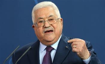 الرئيس الفلسطيني يبحث مع عدد من المسؤولين الجهود الجارية لوقف عدوان الاحتلال الشامل