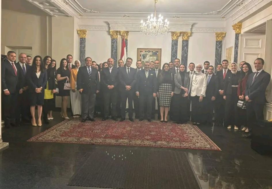وفد من الملحقين الدبلوماسيين الجدد يزور فيينا