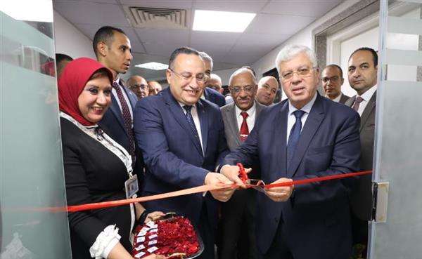 وزير التعليم العالي يفتتح عددًا من المشروعات بجامعة الإسكندرية