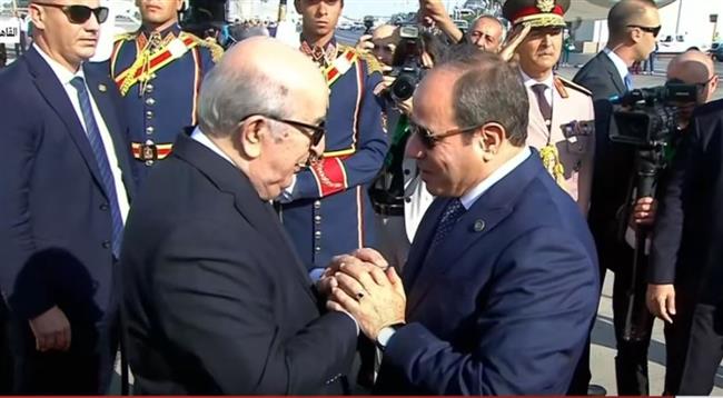  الرئيس السيسي يستقبل نظيره الجزائري عبدالمجيد تبون بمطار القاهرة