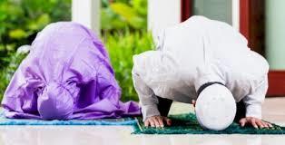 هل يحاسب الرجل على تقصير أهل بيته في العبادة؟