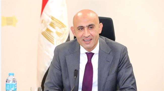 في جولة مفاجئة.. وزير التعليم يتفقد عددا من مدارس البحيرة