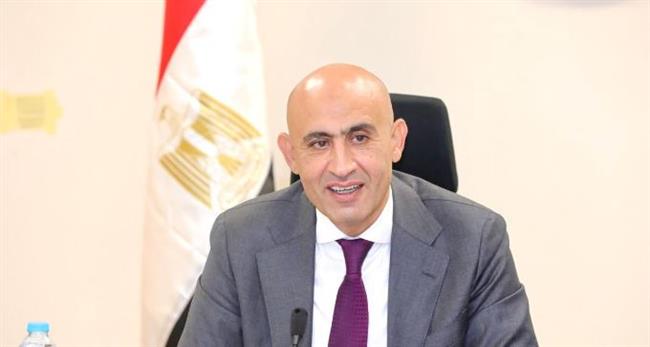 وزير التعليم يفاجئ مدرسة "الشهيد النبوى" الإبتدائية بالغربية