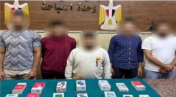 ضبط 3 أشخاص لسرقتهم 14 هاتف محمول من محل تجاري بعين شمس 