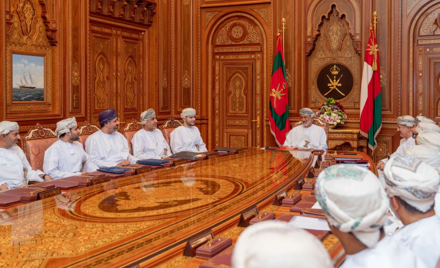 هيثم بن طارق: ملف تشغيل الباحثين عن عمل من الأولويات العمانية.. صور