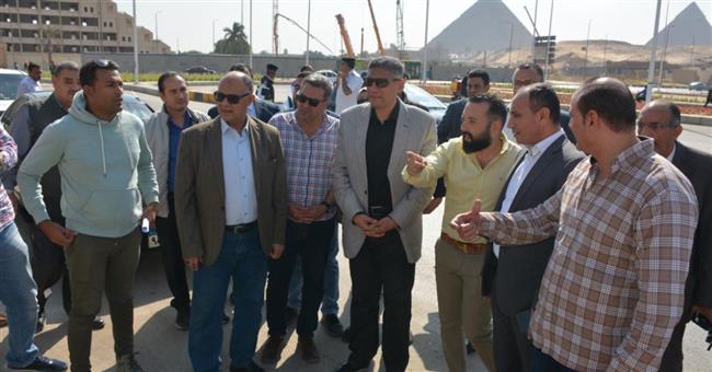 محافظ الجيزة يتفقد مشروعات تطوير الطرق المحيطة بالمتحف المصري الكبير 