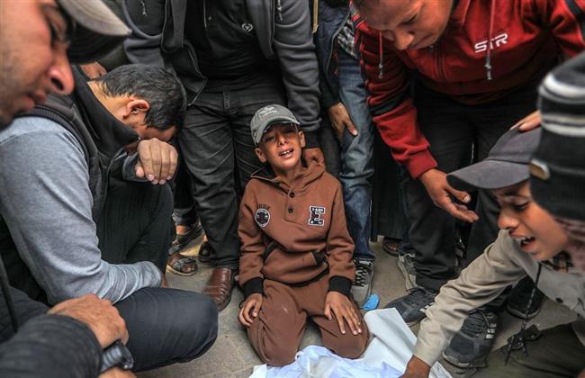 استشهاد 17 فلسطينيًا في قصف على بيت لاهيا والشيخ رضوان وشاطئ بحر غزة