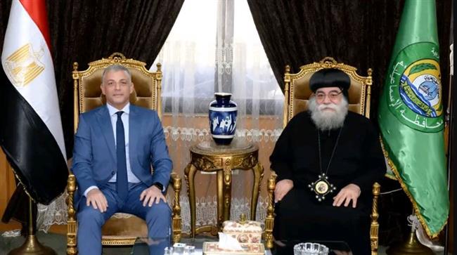 محافظ الإسماعيلية يلتقي أسقف المحافظة للأقباط الأرثوذوكس