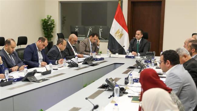 نائب وزير الصحة يبحث مستجدات العمل بـ منظومة سلاسل الإمدادات الدوائية