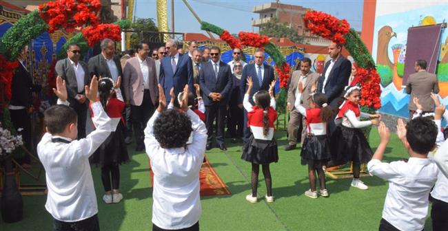 محافظ الغربية يفتتح مدرسة كفر حشاد الرسمية للغات بكفر الزيات 