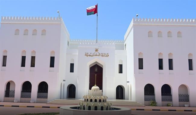 سلطنة عُمان ترحّب بدعوة الرئيس الفرنسي لوقف تسليم الأسلحة للاحتلال الإسرائيلي