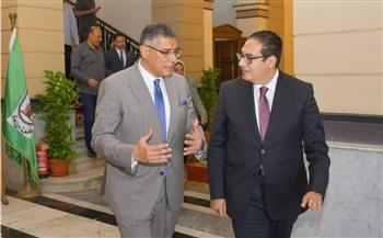 محافظ الجيزة يبحث مع رئيس جامعة القاهرة سبل دعم التعاون خلال المرحلة المقبلة 