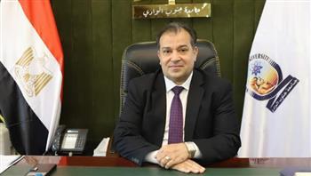 رئيس جامعة جنوب الوادي يناقش التطبيق الإلكتروني للموارد البشرية بالجامعة الأهلية 