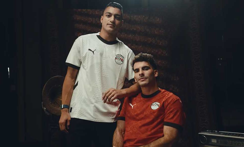اتحاد الكرة يكشف عن قميص منتخب مصر الجديد .. فيديو
